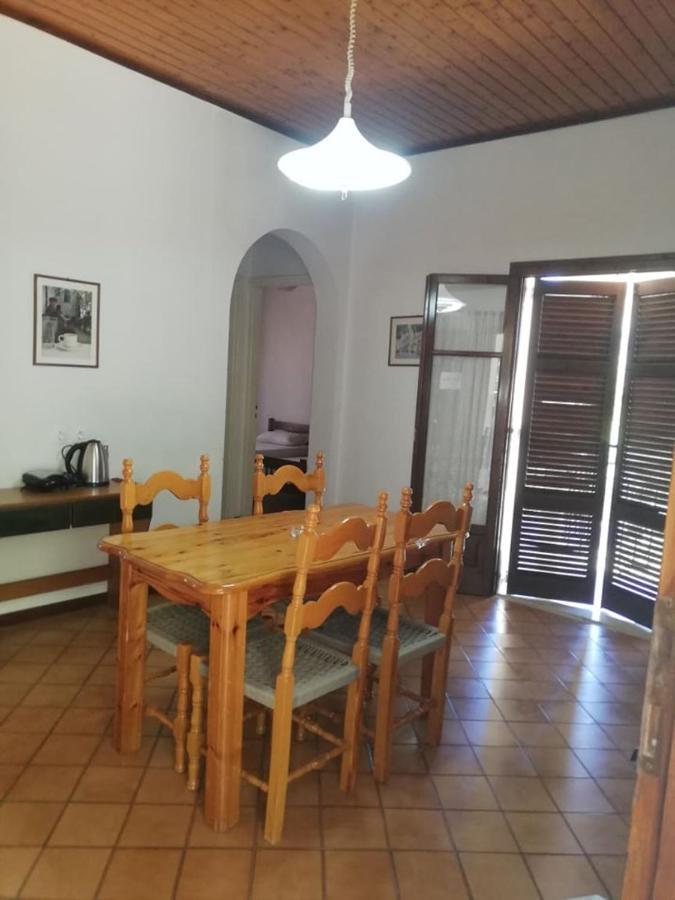 Dimitrakis Apartments Kassiopi Extérieur photo